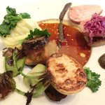 ラ・リューン - メニューＡ 2625円 の酵素ポークのポワレ 焼き茄子とアンチョビのソース