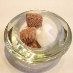 ラ・リューン - メニューＡ 2625円 の角砂糖
