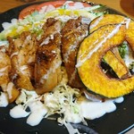 Dining Bar&Cafe Nayuta - グリルチキンのサラダ