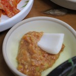 慶州朴家クッパッ - 玉ねぎをもろみで食べるとおいしい