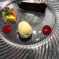 IL PINOLO SKY TERRACE 横浜 - ガトーショコラ バニラアイス添え