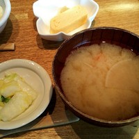 京都石塀小路豆ちゃ 日本橋 - 釜揚げしらすとしその香どんぶりの右側