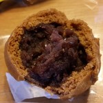 63818296 - 黒というか茶色いほうが「つぶ餡」です