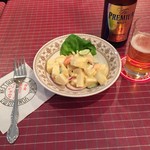 洋食キムラ - ポテサラをアテにプレミアムモルツ