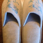 嵯峨沢館 - スリッパは目印を書いて！