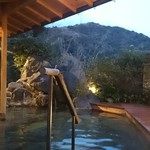 嵯峨沢館 - この日の男性露天風呂　川の湯