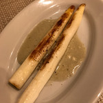 ビリエット - アスパラガスソテー 四種のチーズソース