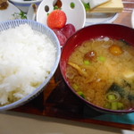 光 - みそ汁、ご飯