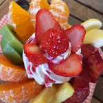 雪みるく - フルーツパフェ