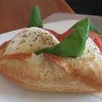 breadworks - カプレーゼバケット