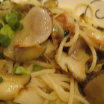 コリコリのホタテとニンニクの相性はグッド(^O^)／