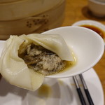 鼎泰豊 - トリュフが一切れと屑トリュフがたくさん入っていますが・・・