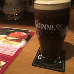 蜂の巣 - ドラフトギネス1pint（９５０円）