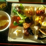 賢島宝生苑 - 朝食はバイキング。種類も豊富で、伊勢志摩の地物がいっぱいで、新鮮＆美味しい