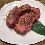 Yakiniku Tombi - 