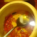 ヴィットーリア - タバスコみたいな置いてあるやつ。二つ食べたyo