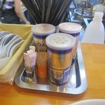 麺饗 松韻 - カウンター上はこんな感じ