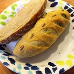 ささのはパン - 1703 ささのはパン パクチーパン@220円とカンパーニュ@570円スライス