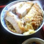 六助うどん - カツ丼のこの”厚み”