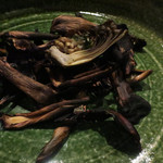 IL TEATRINO DA SALONE - Carciofi alla braceカルチョーフィ アッラ ブラーチェ