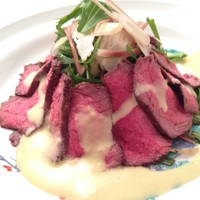 和牛赤身モモ肉のカルパッチョ　山わさびそーす
