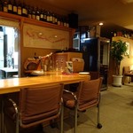 ムッシュ - お店はこじんまりです