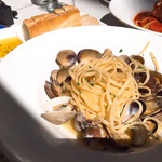 Il Lupino Trattoria & Wine Bar - 