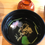 豆腐と湯葉・土佐文化の店 大名 - 桜の花びら入りお吸い物