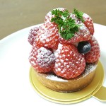 ピエールプレシュウズ - 【2017.03】タルト・フレーズ(440円+税)