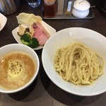 麺屋りゅう - チーズつけめん（並盛） + おつまみ皿の味玉