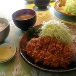 とんかつ くにか - ロースカツ定食。