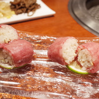 よろにく - ローストビーフのいなり寿司