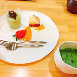 佐とう - デザート、抹茶ムースに小倉餡、はっさくのママレードケーキ、フルーツと食後の抹茶