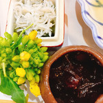 佐とう - 壺壺  胡桃味噌
      猪口  おろしメカブとじゃこ