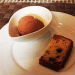 タヴェルナ　エッセ - 2011/1/12　熊本産利平栗とレーズンのバターケーキとジェラート