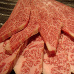 焼肉  炭聖 根津本店 - 山葵醤油で食べる特上塩カルビ