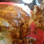 カレー屋アカマル - 2017/3　炙りチーズ牛すじカレー￥１０００（税込）大盛り￥１００（税込）ハートランド小瓶￥５００（税込）
