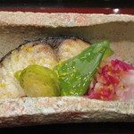 滋味 康月 - 鰆の塩焼き　芽キャベツの酸味がさっぱり感後押ししてました。