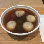 春水堂 - 黒胡麻湯圓。
            単品で税抜650円。
            美味し。