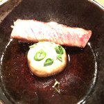 よろにく - サーロインを大根おろしのポン酢で頂く