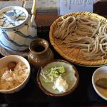 いろりの蕎麦処 築山 - 急須は蕎麦湯です