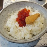 日本料理 TOBIUME - このビジュアル、海鮮丼屋では寂しいけれど、米だけでも美味しいので大満足！