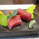 日本料理 TOBIUME - マグロもウマそうな色合いですなぁ。