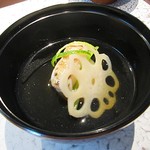 日本料理 TOBIUME - 蓮根の後ろは甘鯛と蓮根餅、だそうな。