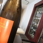 日本料理 TOBIUME - 冷蔵庫は、この右側にもズラリと。