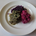 フチテイ ア ヴ - 本日の前菜（赤キャベツ、茄子、ビーツのマリネサラダ　３種）