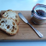 フチテイ ア ヴ - 本日の前菜（名古屋コーチン鶏レバムース　レーズン添え）