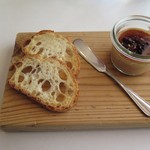 フチテイ ア ヴ - 名古屋コーチン鶏レバムース　レーズン添え