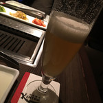 Harajuku Yakiniku Kintan - 白いプレミアム生ビール（白穂乃香）