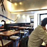 Ampuku - 店内